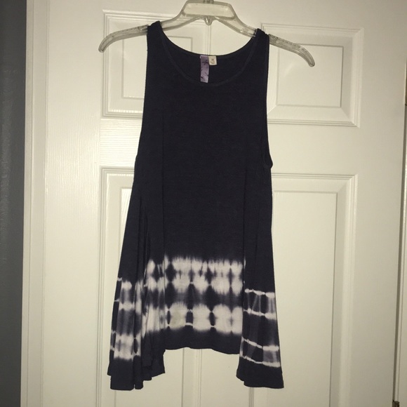Francesca’s Tie Dye Tank - Picture 1 of 3